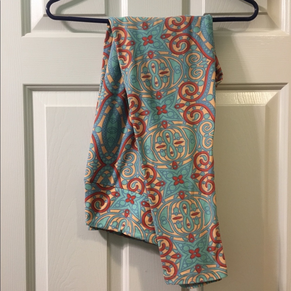 LuLaRoe leggings - Tall and Curvy